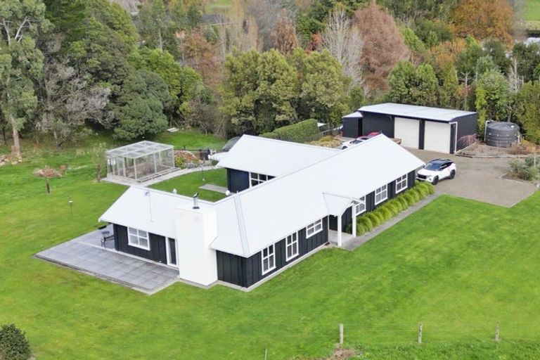 Photo of property in 172 Hendersons Line, Kelvin Grove, Palmerston North, 4470