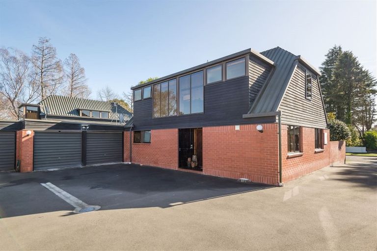 Photo of property in 2a Wai-iti Terrace, Burnside, Christchurch, 8053