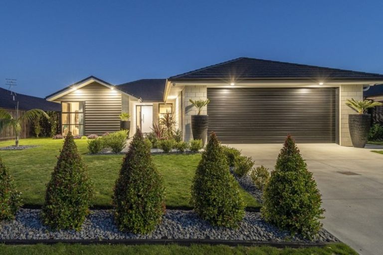 Photo of property in 12 Lakeside Terrace, Omokoroa, 3114