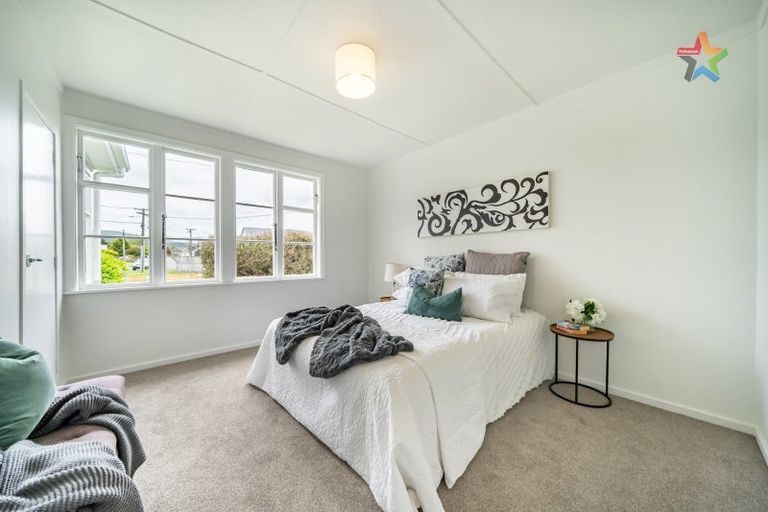 Photo of property in 43 Benge Crescent, Naenae, Lower Hutt, 5011