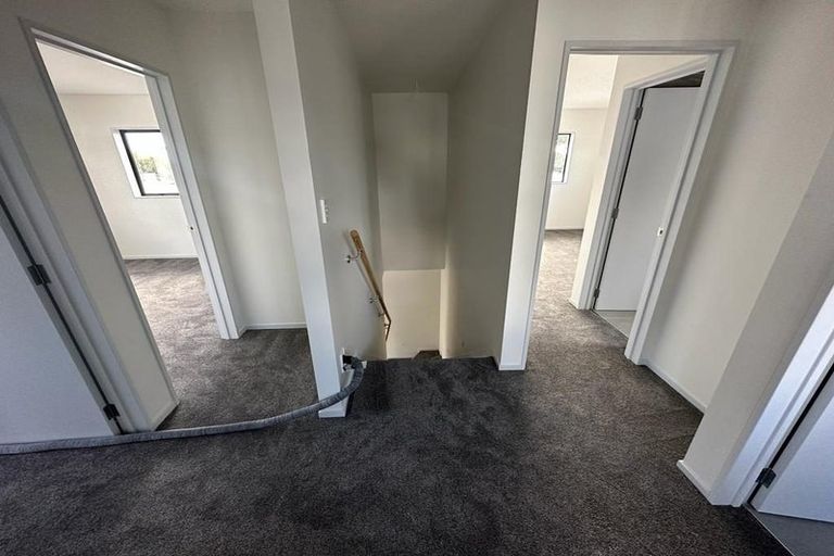 Photo of property in 4 Nagra Lane, Papakura, 2110