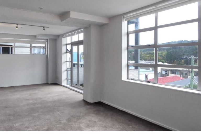 Photo of property in Vespa Apartments, 202/20 Hanson Street, Mount Cook, Wellington, 6021