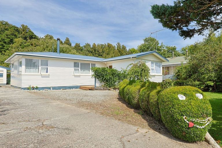 Photo of property in 65 Main Road, Harihari, 7884
