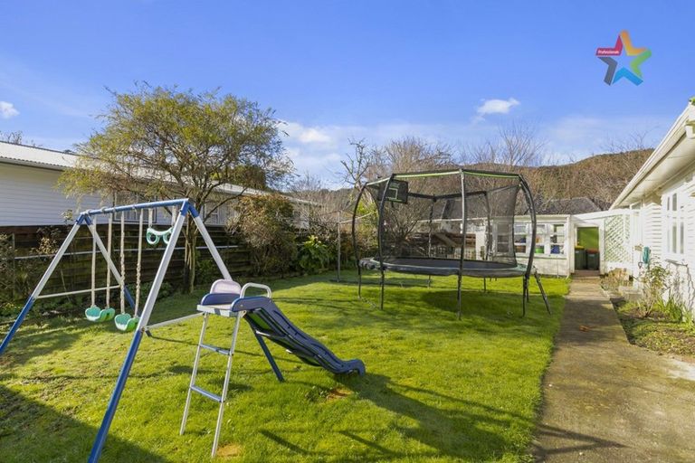 Photo of property in 109a Hine Road, Wainuiomata, Lower Hutt, 5014