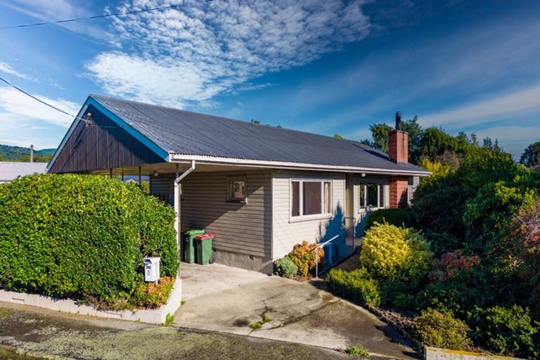 Photo of property in 6 Hughes Street, Waimate, 7924