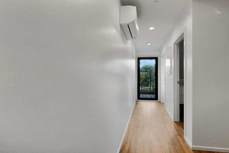 Photo of property in 9/28 Westgate Drive, Westgate, Auckland, 0614