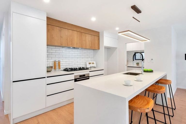 Photo of property in 23a Cottam Grove, Northcross, Auckland, 0632