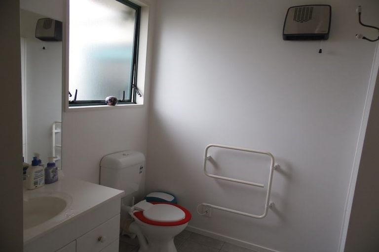 Photo of property in 17 Jocelyn Street, Casebrook, Christchurch, 8051