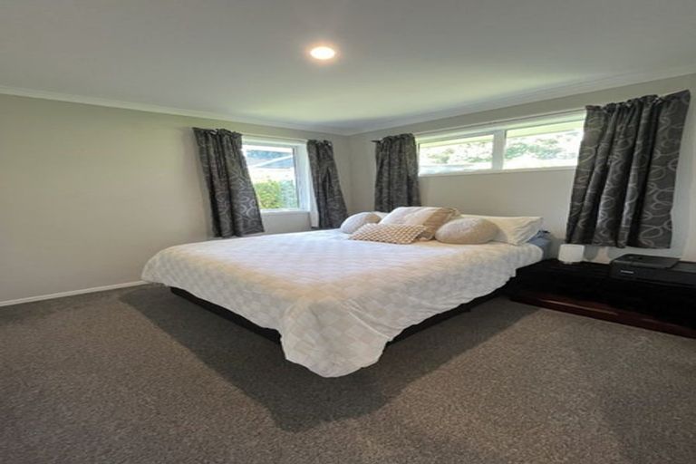 Photo of property in 33 Tradewinds Drive, Whitby, Porirua, 5024