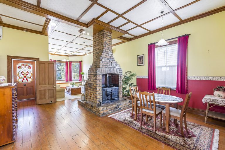 Photo of property in 73 Hutchinson Avenue, New Lynn, Auckland, 0600