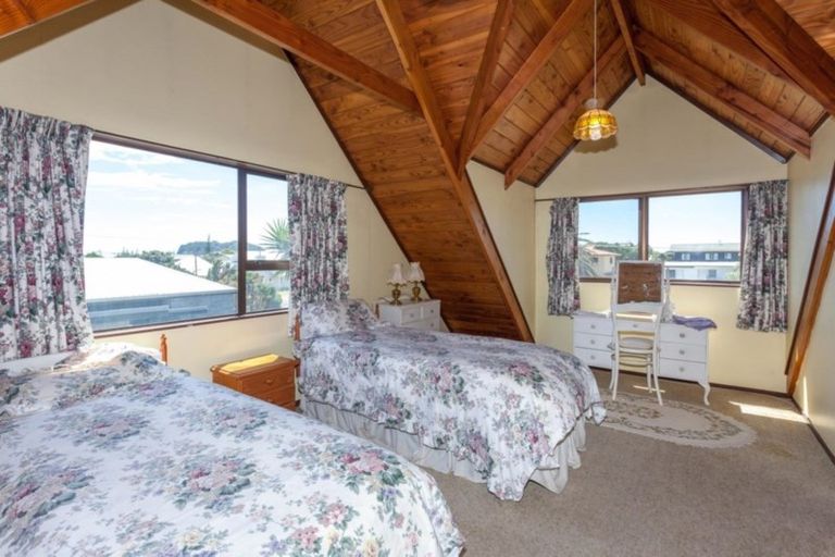Photo of property in 207 Marie Crescent, Whangamata, 3620