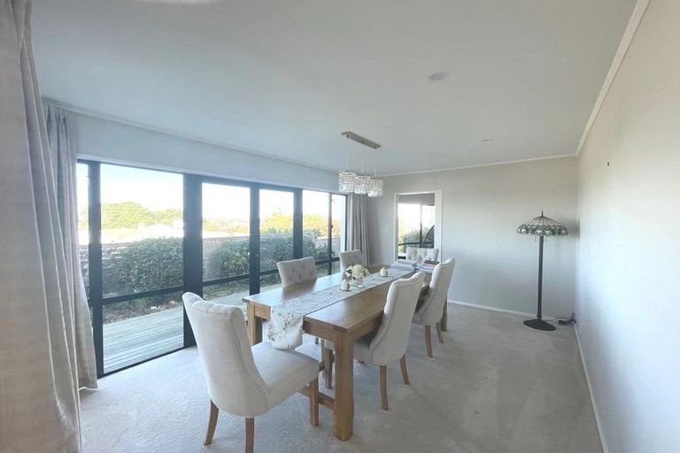 Photo of property in 10b Beach Road, Castor Bay, Auckland, 0620