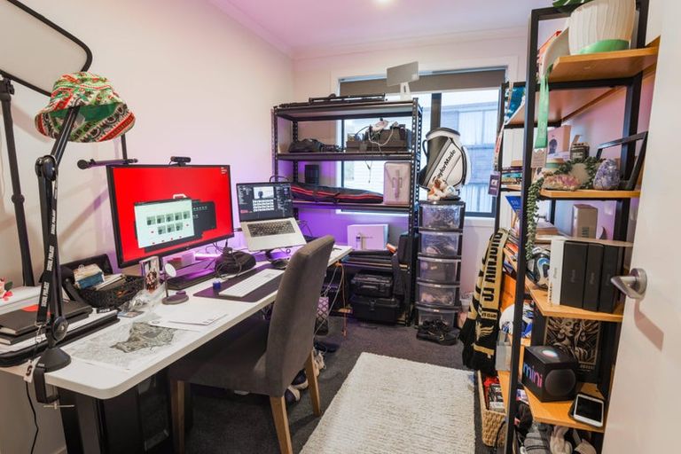 Photo of property in 16 Holystone Road, Whitby, Porirua, 5024