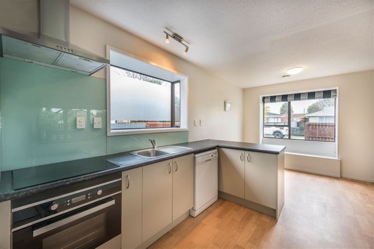 Photo of property in 4 Magenta Place, Broomfield, Christchurch, 8042