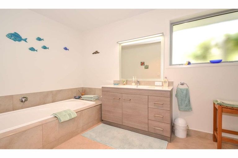 Photo of property in 16b Greenway Drive, Kerikeri, 0230