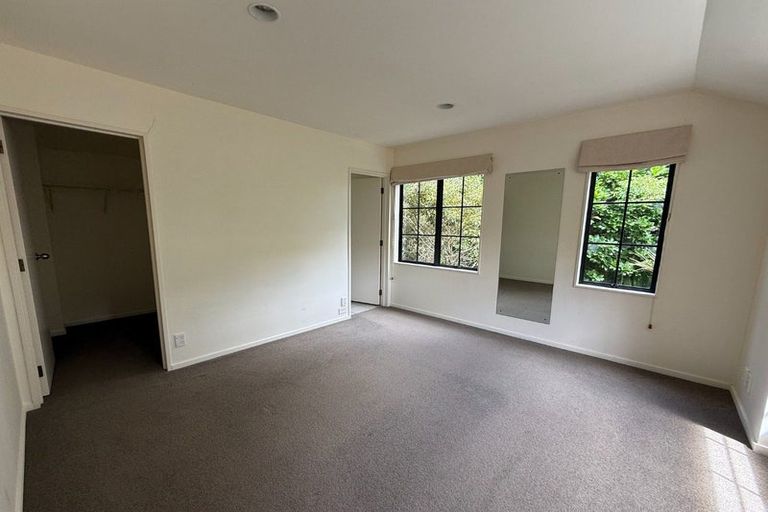 Photo of property in 2/119 Ocean View Road, Hillcrest, Auckland, 0627