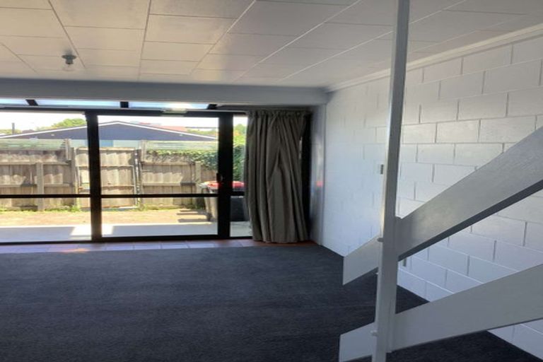 Photo of property in 2/86 Picton Avenue, Riccarton, Christchurch, 8011