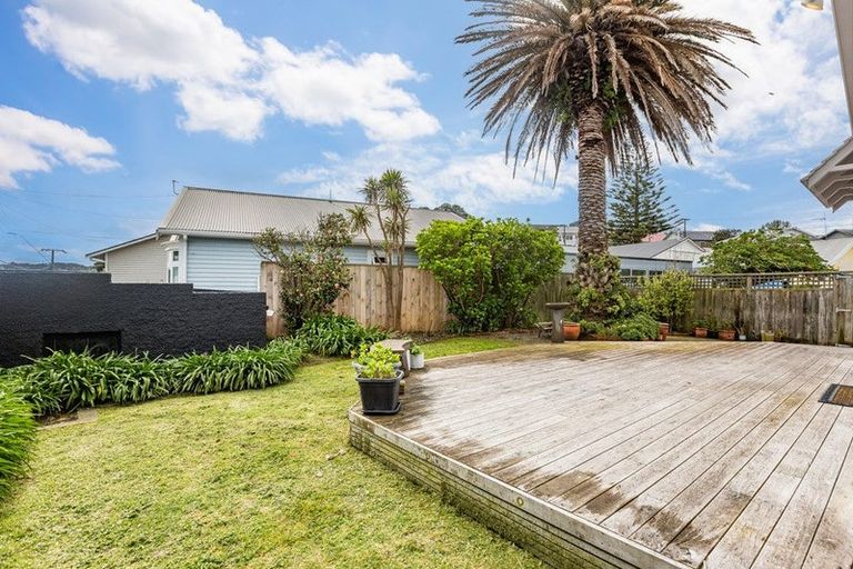 Photo of property in 191 Coutts Street, Rongotai, Wellington, 6022