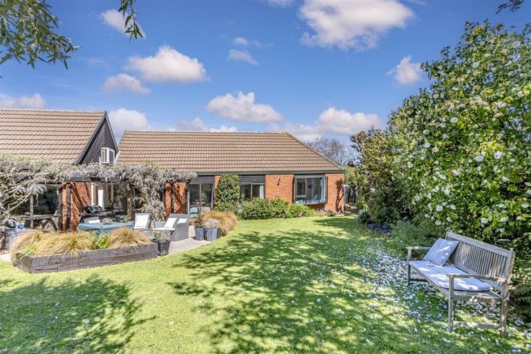 Photo of property in 12 Greystoke Lane, Avonhead, Christchurch, 8042