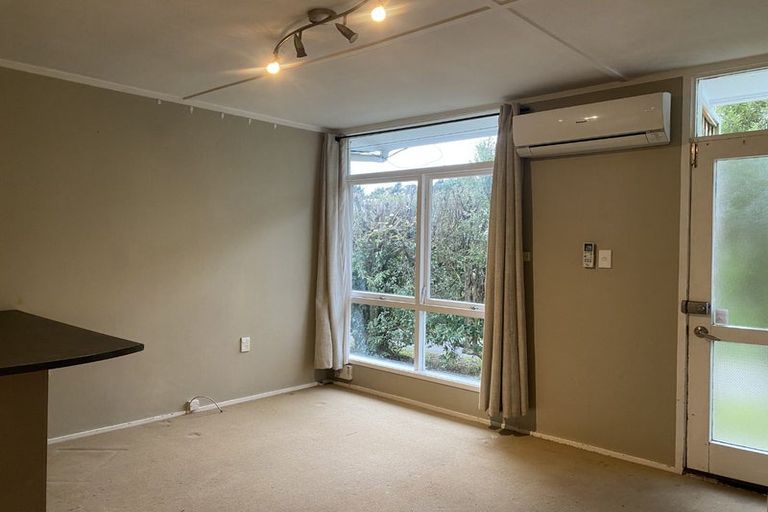 Photo of property in 12f2- Wood Street, Wallaceville, Upper Hutt, 5018