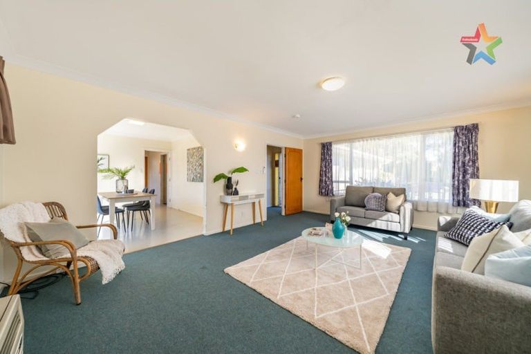 Photo of property in 3 Waddington Drive, Naenae, Lower Hutt, 5011