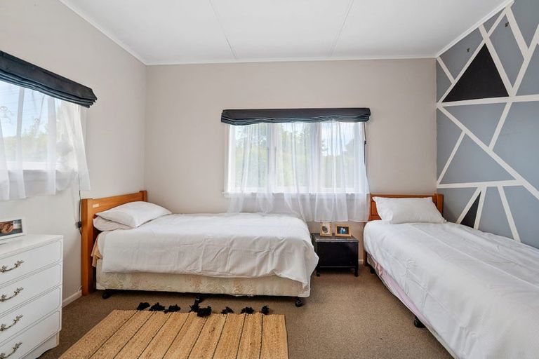 Photo of property in 140 Awaroa Road, Helensville, 0800