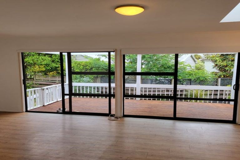 Photo of property in 2/59 Seaview Road, Glenfield, Auckland, 0629