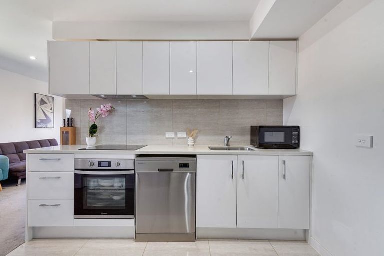 Photo of property in 206/8 Gray Avenue, Mangere East, Auckland, 2024