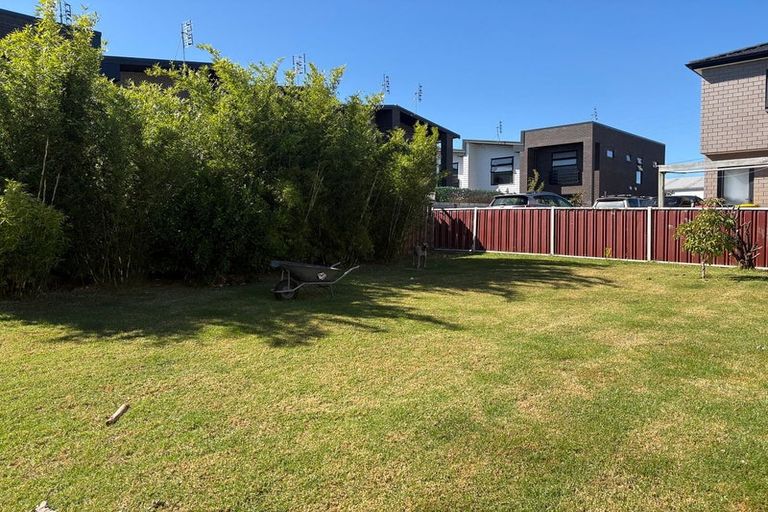 Photo of property in 1/144a Mcleod Road, Te Atatu South, Auckland, 0610