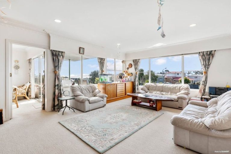Photo of property in 7 Sea Spray Drive, Bucklands Beach, Auckland, 2012