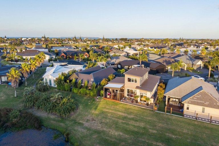Photo of property in 8 Celmisia Retreat, Papamoa Beach, Papamoa, 3118