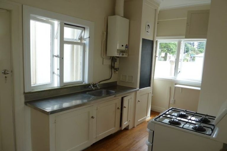 Photo of property in Elms Court Flats, 8/367 The Terrace, Te Aro, Wellington, 6011