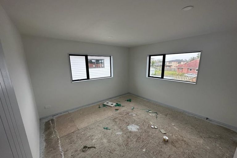 Photo of property in 6 Nagra Lane, Papakura, 2110