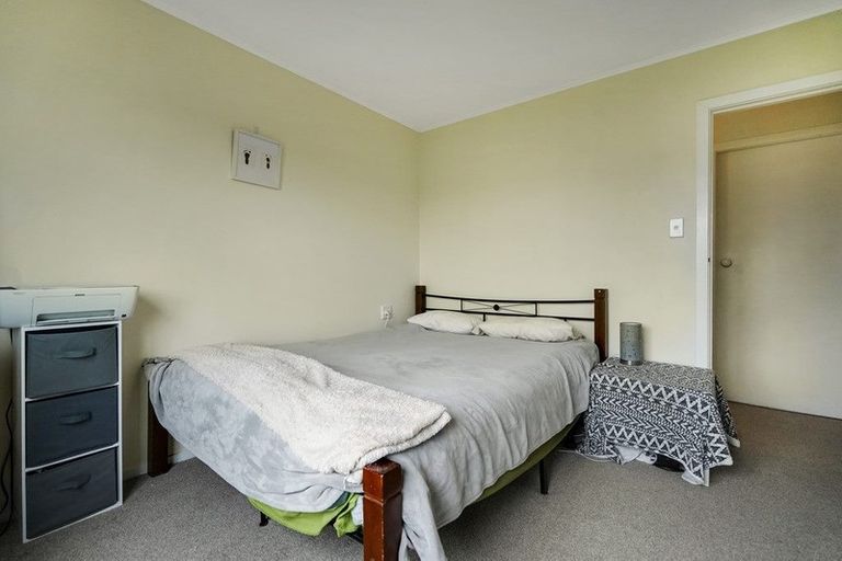 Photo of property in 17a/1 Tawa Road, Te Atatu Peninsula, Auckland, 0610