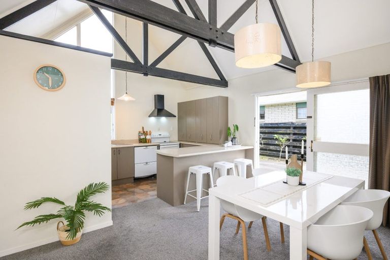 Photo of property in 9 Palliser Place, Milson, Palmerston North, 4414
