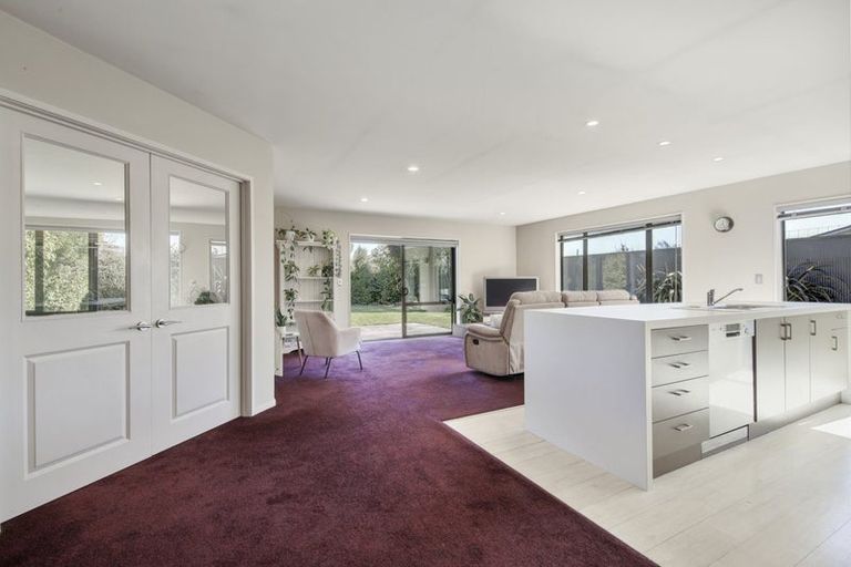 Photo of property in 6 Zuppicich Lane, Woodend, 7610