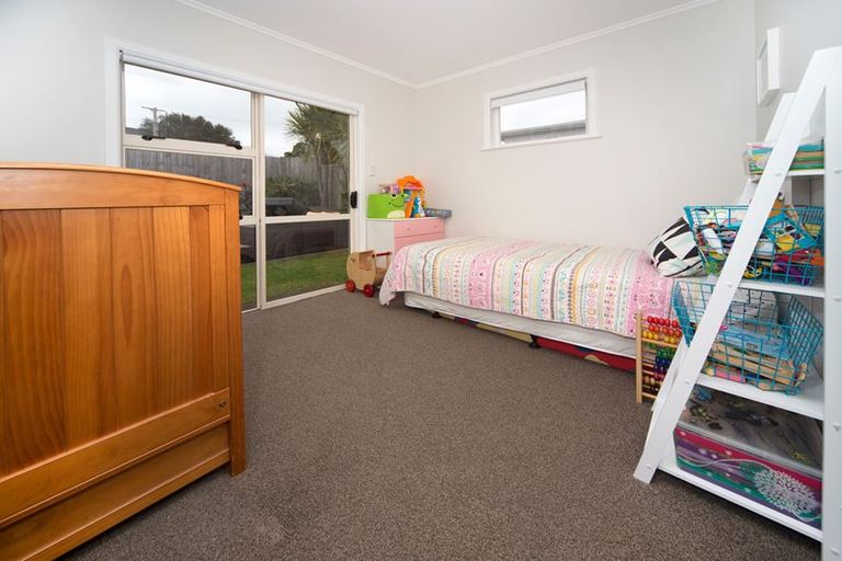 Photo of property in 1/31 Rangatira Road, Birkdale, Auckland, 0626