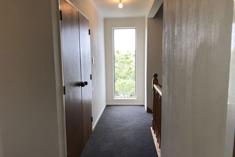 Photo of property in 18 Mercury Way, Whitby, Porirua, 5024