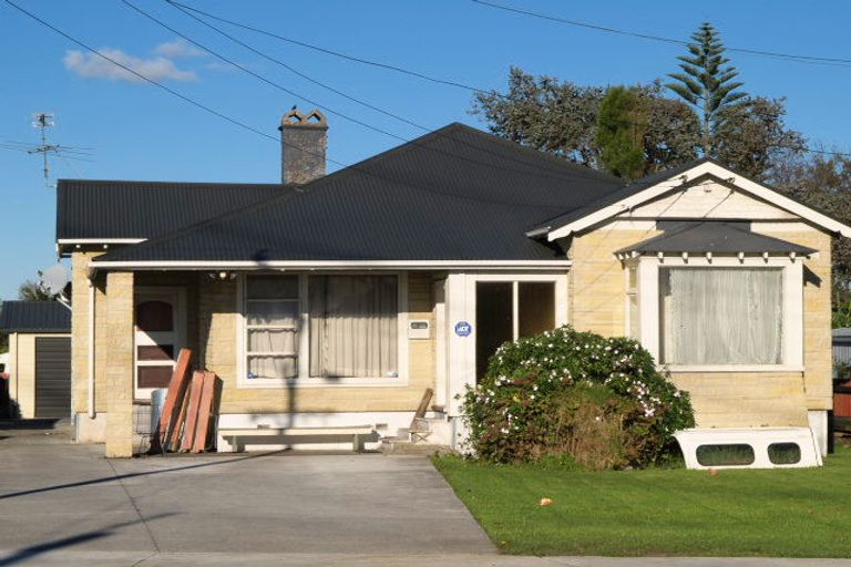 Photo of property in 308a Massey Road, Mangere East, Auckland, 2024