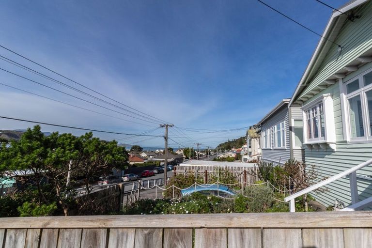 Photo of property in 192 Sutherland Road, Lyall Bay, Wellington, 6022