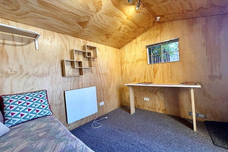 Photo of property in 1/94 Oxford Street, Lyttelton, 8082