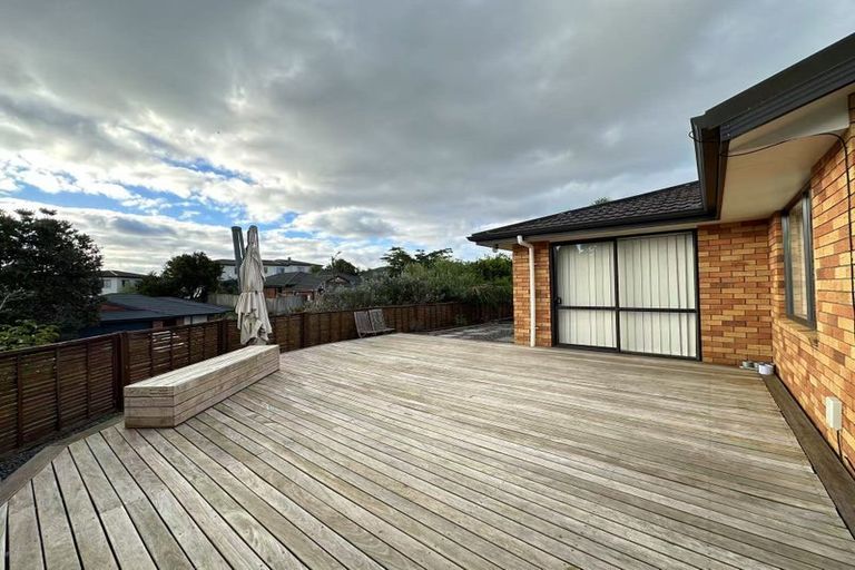 Photo of property in 10 Nimstedt Avenue, Oteha, Auckland, 0632
