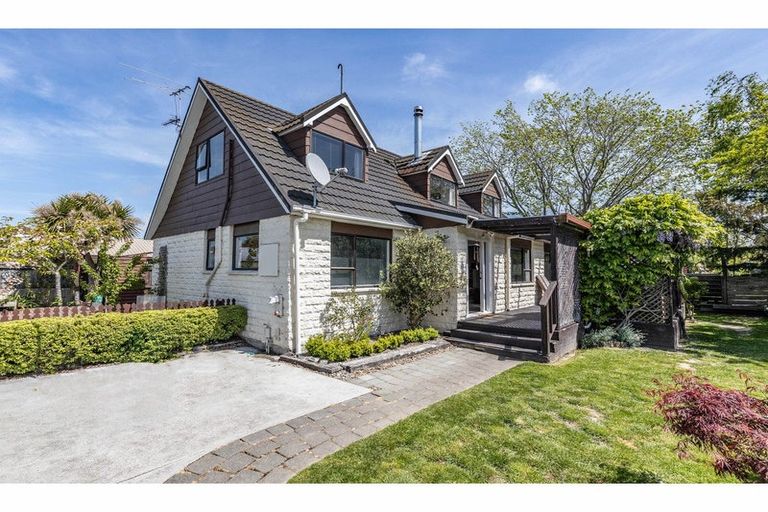 Photo of property in 12 Gibbs Drive, Woodend, 7610