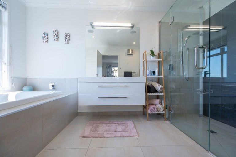 Photo of property in 23 Katania Heights, Brightwater, 7022