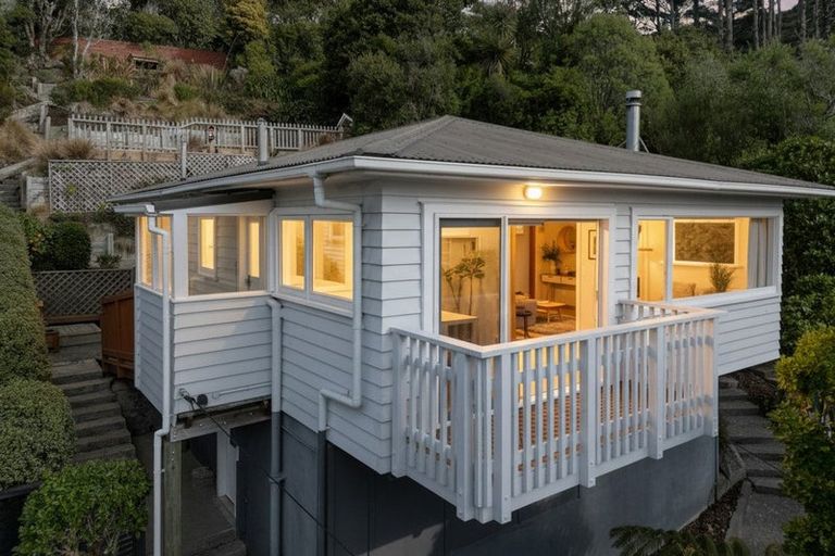 Photo of property in 103 Makara Road, Karori, Wellington, 6012