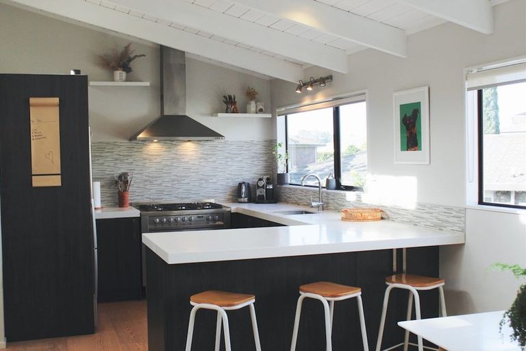 Photo of property in 10 Tokay Place, Huapai, Kumeu, 0810