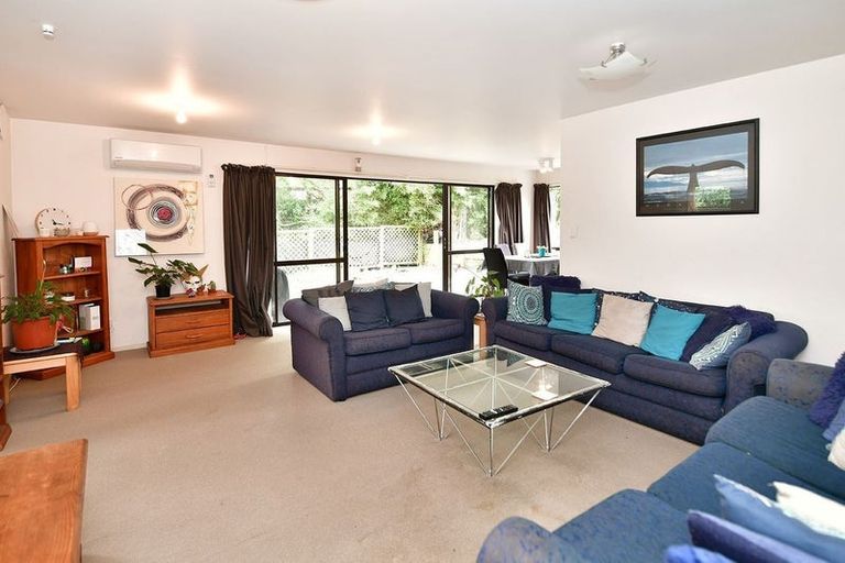 Photo of property in 4b Kathy Terrace, Stanmore Bay, Whangaparaoa, 0932