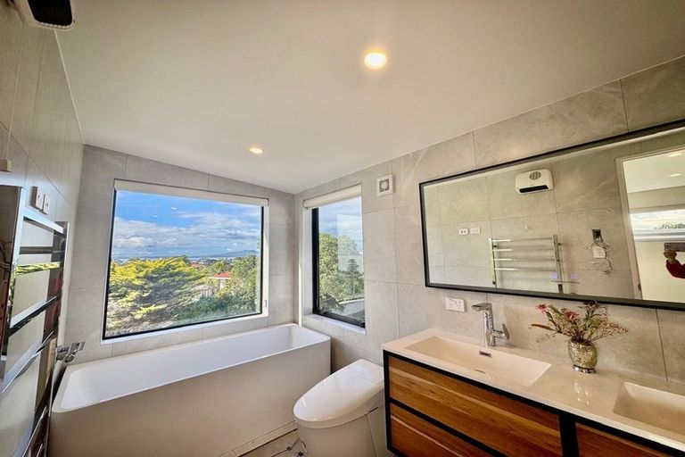 Photo of property in 1 Sandford Street, Campbells Bay, Auckland, 0630
