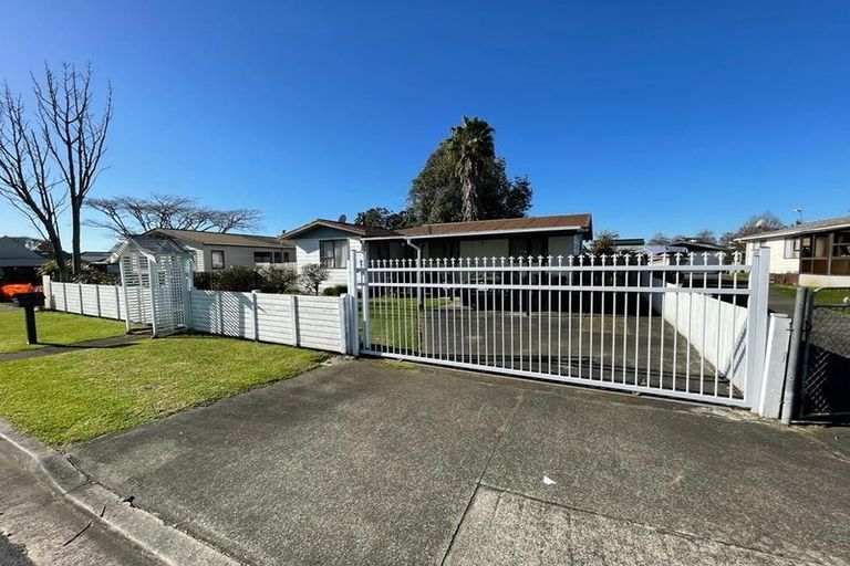 Photo of property in 4 Le Havre Place, Takanini, 2112