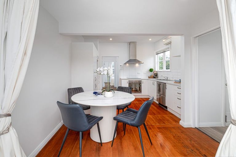 Photo of property in 58 Wilsons Road, Saint Martins, Christchurch, 8022